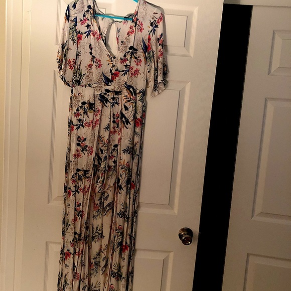 Floral Romper 🌸 - Picture 2 of 2